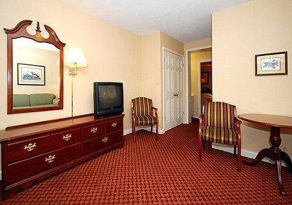 Ambassador Inn Феєтвілл Номер фото