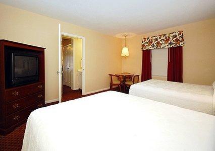 Ambassador Inn Феєтвілл Номер фото