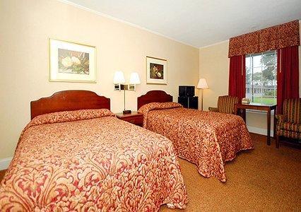 Ambassador Inn Феєтвілл Номер фото